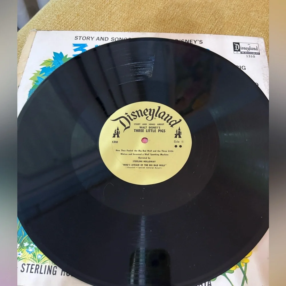 3 Little Pigs Disney Vinyl Record - Picture 3 of 4